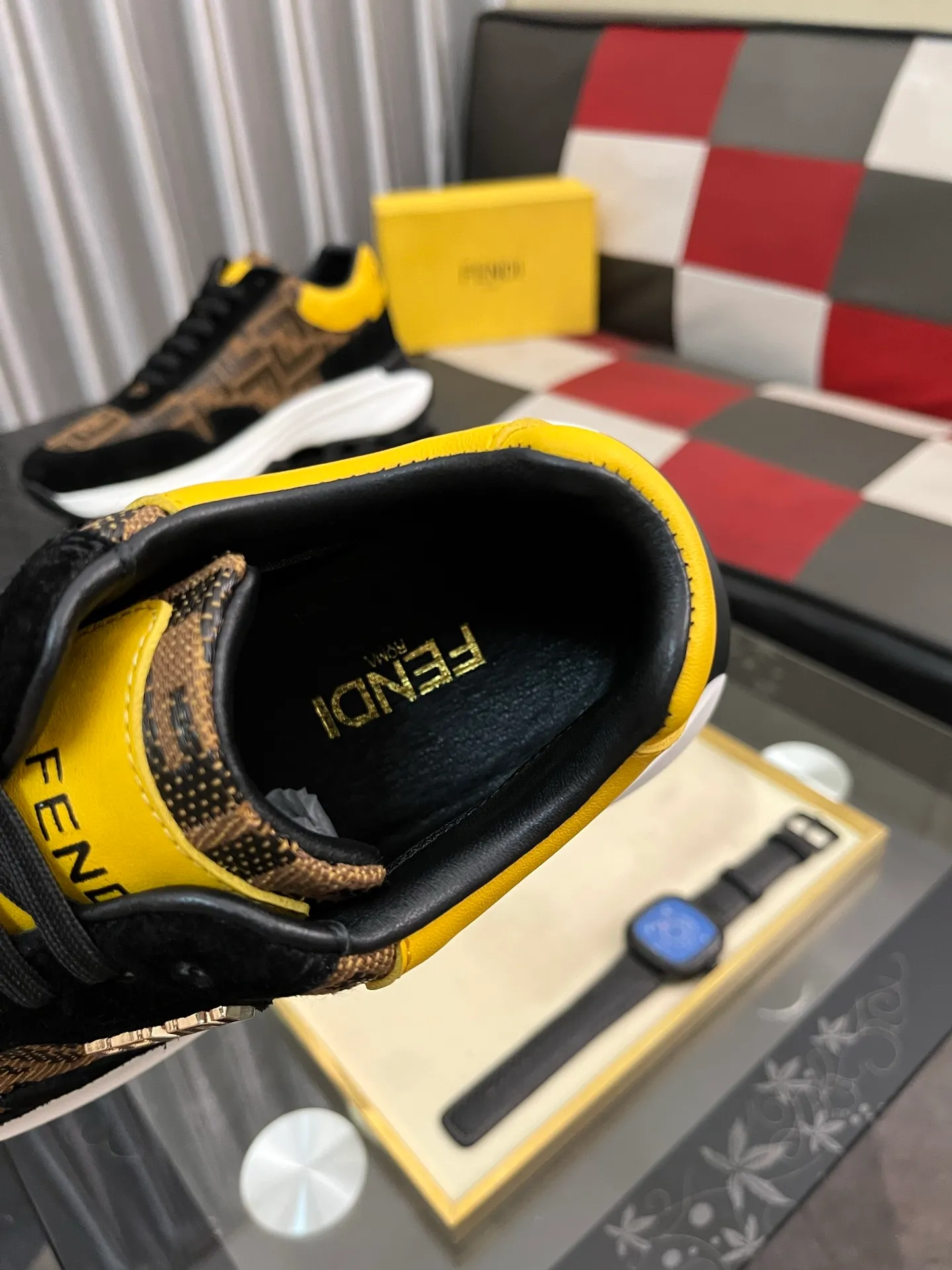 Men's Men's Shoes💰458⌚️⌚️[FENDI] Fendi's classic and comfortable men's, this complex sneaker is made of soft calfskin➕genuine leather lining➕original ultra-light rubber material with rough outsole. This unique light style is suitable for the casual and refined sensibility of this season. It is comfortable and natural on the feet. It is an everyday style for casual travel in autumn and winter! 38−443️⃣colors available